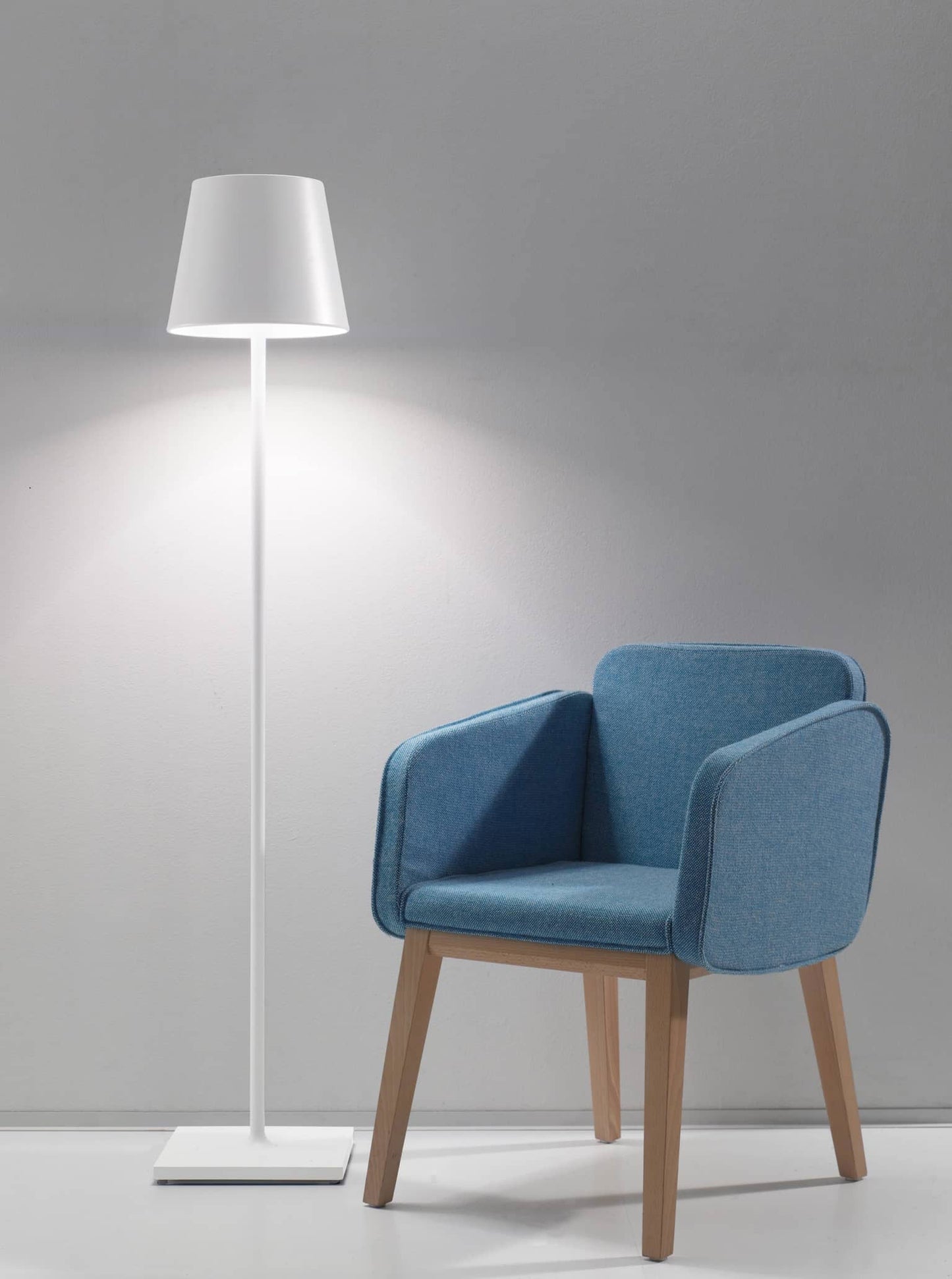 Grande Floor Lamp